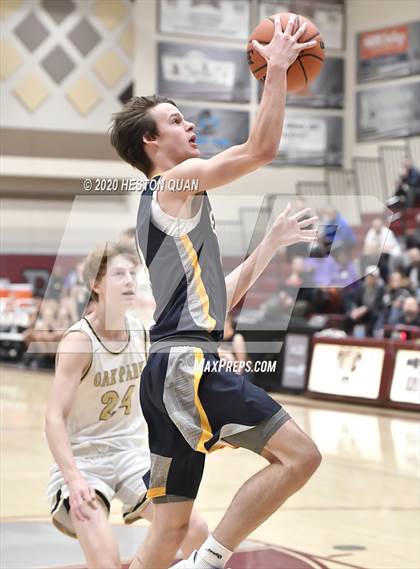 Thumbnail 3 in Bellevue vs. Oak Park (Rancho Mirage Holiday Invitational) photogallery.