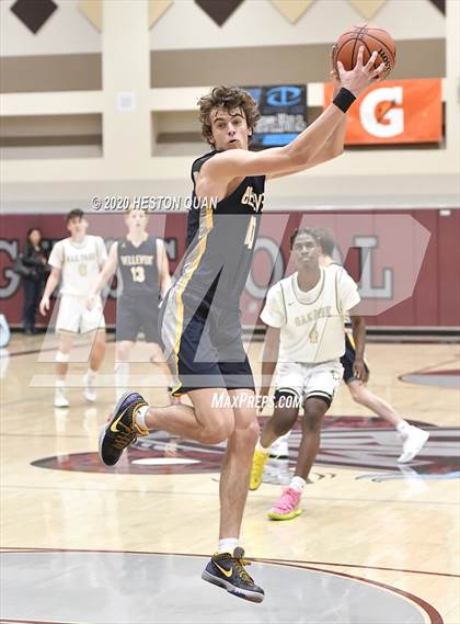 Thumbnail 1 in Bellevue vs. Oak Park (Rancho Mirage Holiday Invitational) photogallery.