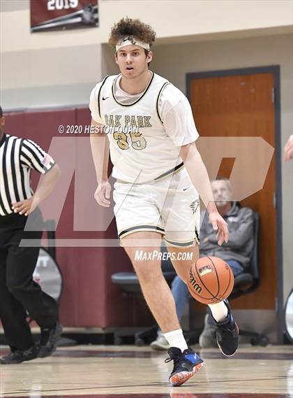 Thumbnail 3 in Bellevue vs. Oak Park (Rancho Mirage Holiday Invitational) photogallery.