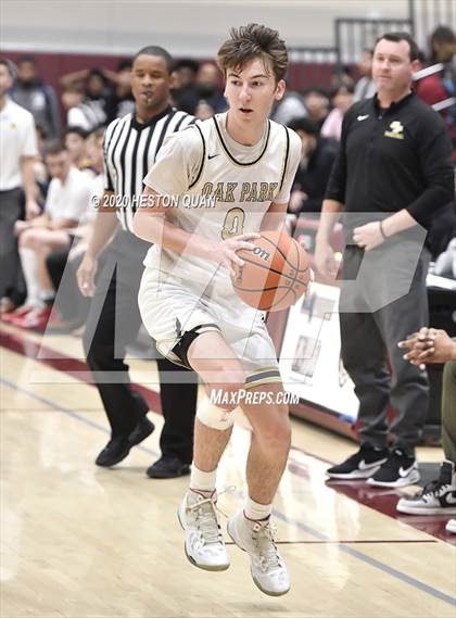 Thumbnail 3 in Bellevue vs. Oak Park (Rancho Mirage Holiday Invitational) photogallery.