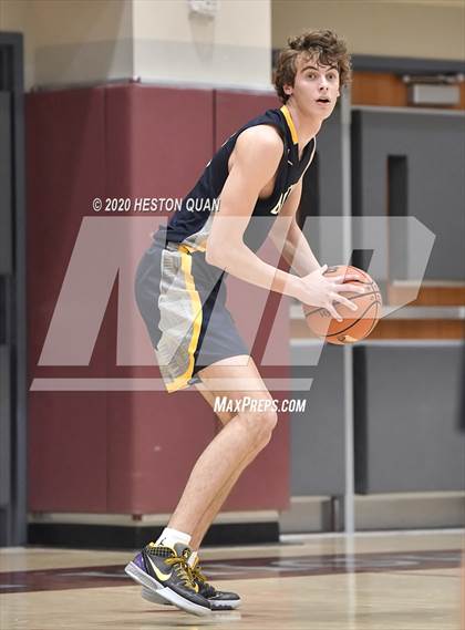 Thumbnail 2 in Bellevue vs. Oak Park (Rancho Mirage Holiday Invitational) photogallery.