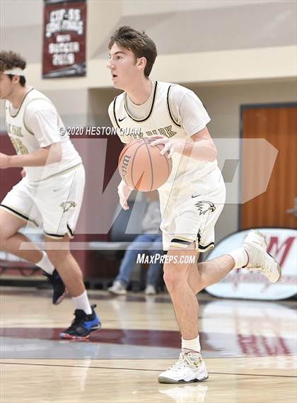 Thumbnail 2 in Bellevue vs. Oak Park (Rancho Mirage Holiday Invitational) photogallery.