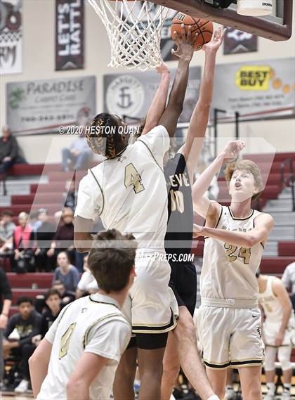 Thumbnail 3 in Bellevue vs. Oak Park (Rancho Mirage Holiday Invitational) photogallery.