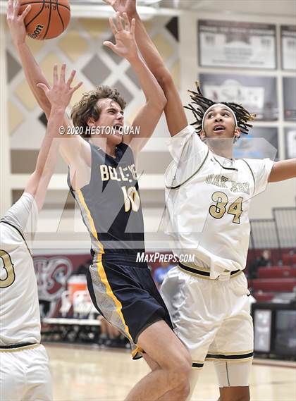 Thumbnail 2 in Bellevue vs. Oak Park (Rancho Mirage Holiday Invitational) photogallery.