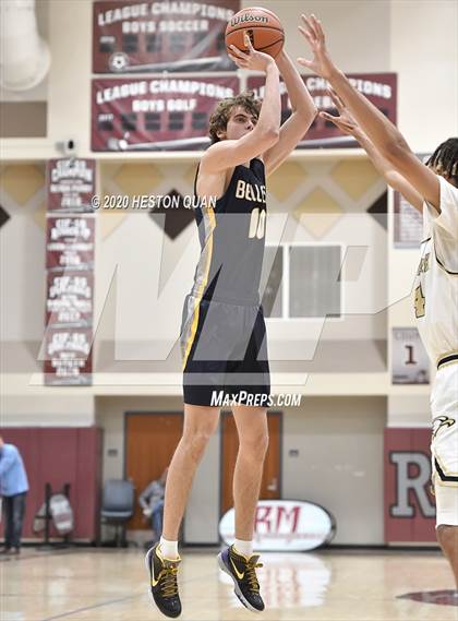 Thumbnail 3 in Bellevue vs. Oak Park (Rancho Mirage Holiday Invitational) photogallery.