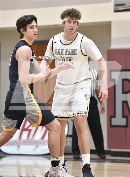Thumbnail 1 in Bellevue vs. Oak Park (Rancho Mirage Holiday Invitational) photogallery.