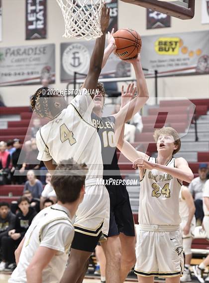 Thumbnail 2 in Bellevue vs. Oak Park (Rancho Mirage Holiday Invitational) photogallery.