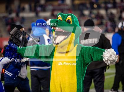 Thumbnail 3 in North Shore vs. Dickinson (UIL 6A D1 Football Regional Final) photogallery.