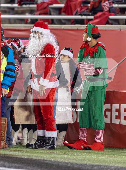 Thumbnail 3 in North Shore vs. Dickinson (UIL 6A D1 Football Regional Final) photogallery.