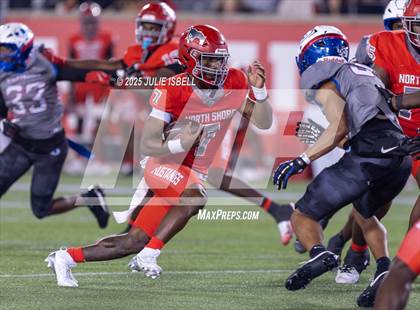 Thumbnail 2 in North Shore vs. Dickinson (UIL 6A D1 Football Regional Final) photogallery.