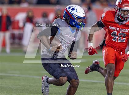 Thumbnail 2 in North Shore vs. Dickinson (UIL 6A D1 Football Regional Final) photogallery.