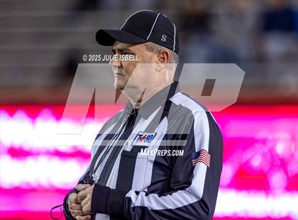 Thumbnail 2 in North Shore vs. Dickinson (UIL 6A D1 Football Regional Final) photogallery.