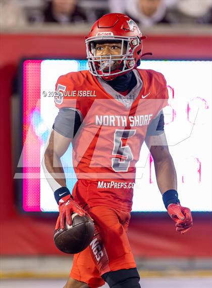 Thumbnail 2 in North Shore vs. Dickinson (UIL 6A D1 Football Regional Final) photogallery.