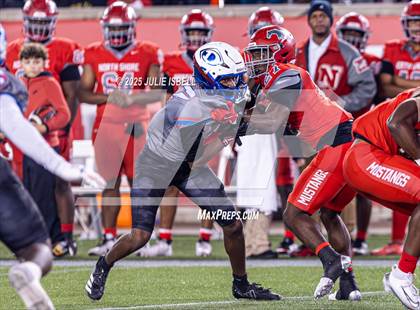 Thumbnail 1 in North Shore vs. Dickinson (UIL 6A D1 Football Regional Final) photogallery.
