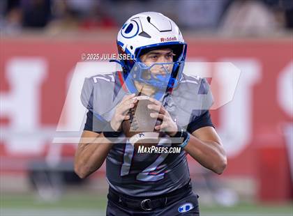 Thumbnail 3 in North Shore vs. Dickinson (UIL 6A D1 Football Regional Final) photogallery.