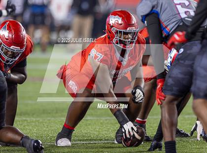 Thumbnail 1 in North Shore vs. Dickinson (UIL 6A D1 Football Regional Final) photogallery.