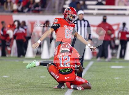 Thumbnail 1 in North Shore vs. Dickinson (UIL 6A D1 Football Regional Final) photogallery.