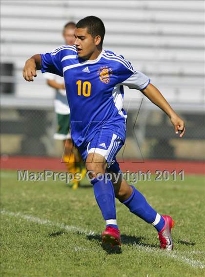 Thumbnail 3 in Linden vs. Sonora photogallery.