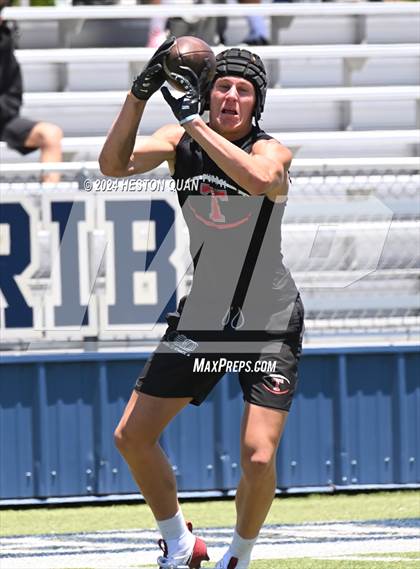 Thumbnail 2 in San Clemente vs. St. John Bosco (Brave 8 Invitational) photogallery.
