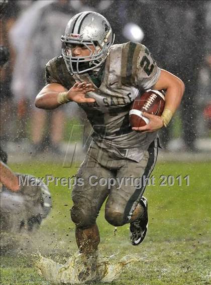 Thumbnail 1 in De La Salle vs. Servite (CIF State Open Division Final) photogallery.