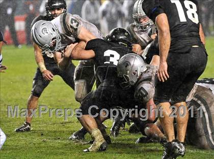Thumbnail 2 in De La Salle vs. Servite (CIF State Open Division Final) photogallery.