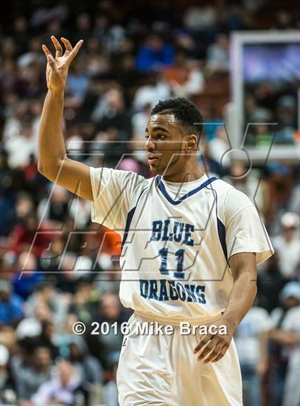 Thumbnail 2 in East Catholic vs. Middletown (CIAC Class L Final) photogallery.