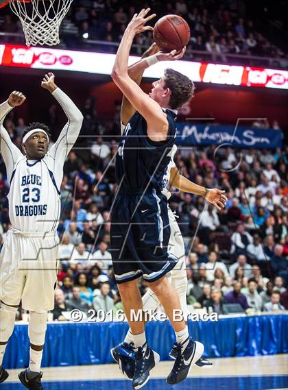 Thumbnail 2 in East Catholic vs. Middletown (CIAC Class L Final) photogallery.