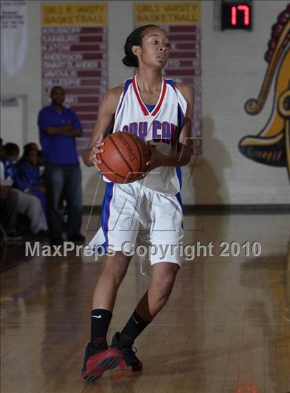 Thumbnail 1 in Serra vs. Canyon (La Canada Tournament) photogallery.