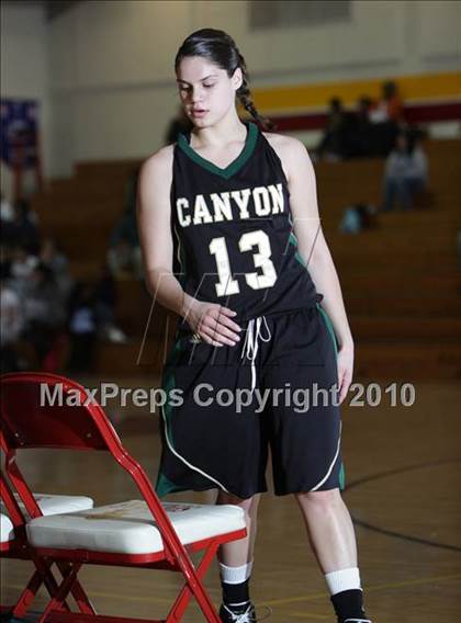 Thumbnail 2 in Serra vs. Canyon (La Canada Tournament) photogallery.