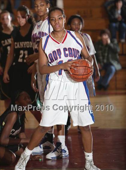 Thumbnail 1 in Serra vs. Canyon (La Canada Tournament) photogallery.