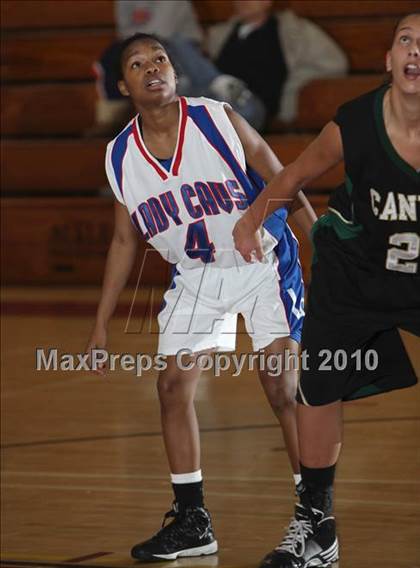 Thumbnail 2 in Serra vs. Canyon (La Canada Tournament) photogallery.