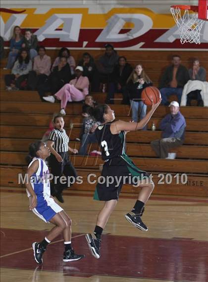 Thumbnail 1 in Serra vs. Canyon (La Canada Tournament) photogallery.