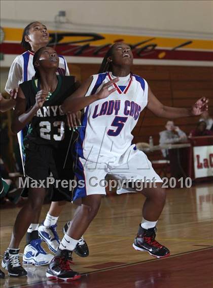 Thumbnail 1 in Serra vs. Canyon (La Canada Tournament) photogallery.