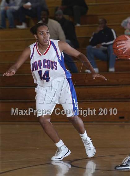 Thumbnail 1 in Serra vs. Canyon (La Canada Tournament) photogallery.