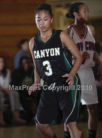 Thumbnail 2 in Serra vs. Canyon (La Canada Tournament) photogallery.