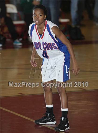 Thumbnail 2 in Serra vs. Canyon (La Canada Tournament) photogallery.
