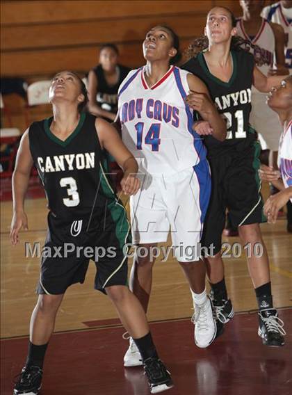 Thumbnail 3 in Serra vs. Canyon (La Canada Tournament) photogallery.