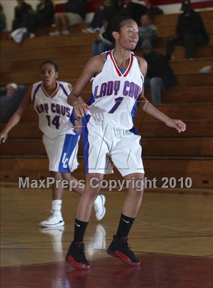 Thumbnail 1 in Serra vs. Canyon (La Canada Tournament) photogallery.