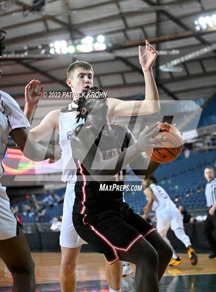 Thumbnail 2 in Mountlake Terrace vs. Garfield (WIAA 3A Round 4 State Playoff) photogallery.