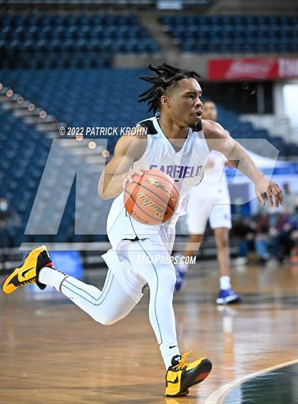 Thumbnail 2 in Mountlake Terrace vs. Garfield (WIAA 3A Round 4 State Playoff) photogallery.