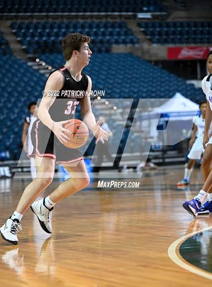 Thumbnail 2 in Mountlake Terrace vs. Garfield (WIAA 3A Round 4 State Playoff) photogallery.