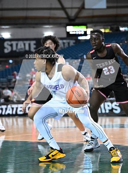 Thumbnail 2 in Mountlake Terrace vs. Garfield (WIAA 3A Round 4 State Playoff) photogallery.
