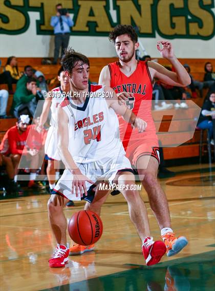Thumbnail 1 in Central vs. Pleasant Grove (Mark Macres Memorial Tournament) photogallery.