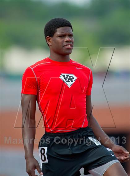 Thumbnail 2 in UIL Region 4 Regional Track & Field photogallery.