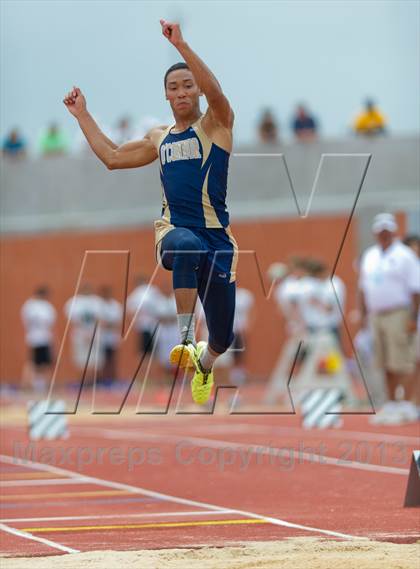 Thumbnail 1 in UIL Region 4 Regional Track & Field photogallery.