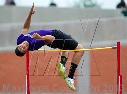Thumbnail 2 in UIL Region 4 Regional Track & Field photogallery.