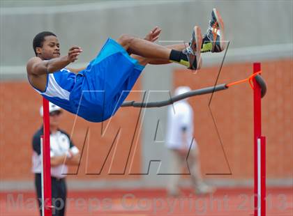 Thumbnail 1 in UIL Region 4 Regional Track & Field photogallery.