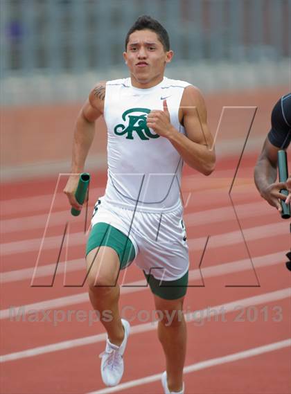 Thumbnail 3 in UIL Region 4 Regional Track & Field photogallery.