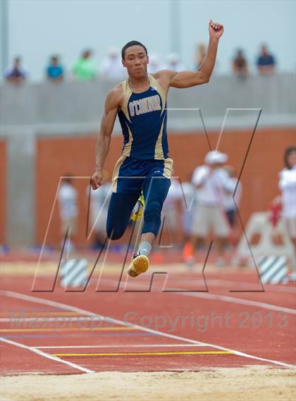 Thumbnail 2 in UIL Region 4 Regional Track & Field photogallery.