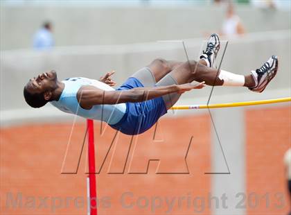 Thumbnail 1 in UIL Region 4 Regional Track & Field photogallery.